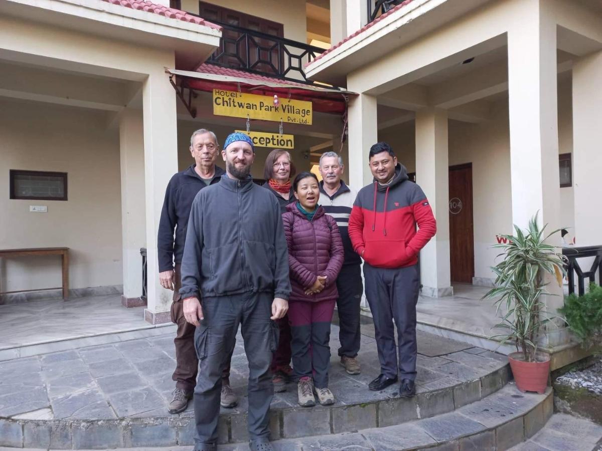 Hotel Chitwan Park Village Саураха Екстер'єр фото