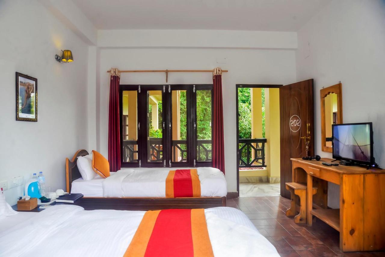 Hotel Chitwan Park Village Саураха Екстер'єр фото