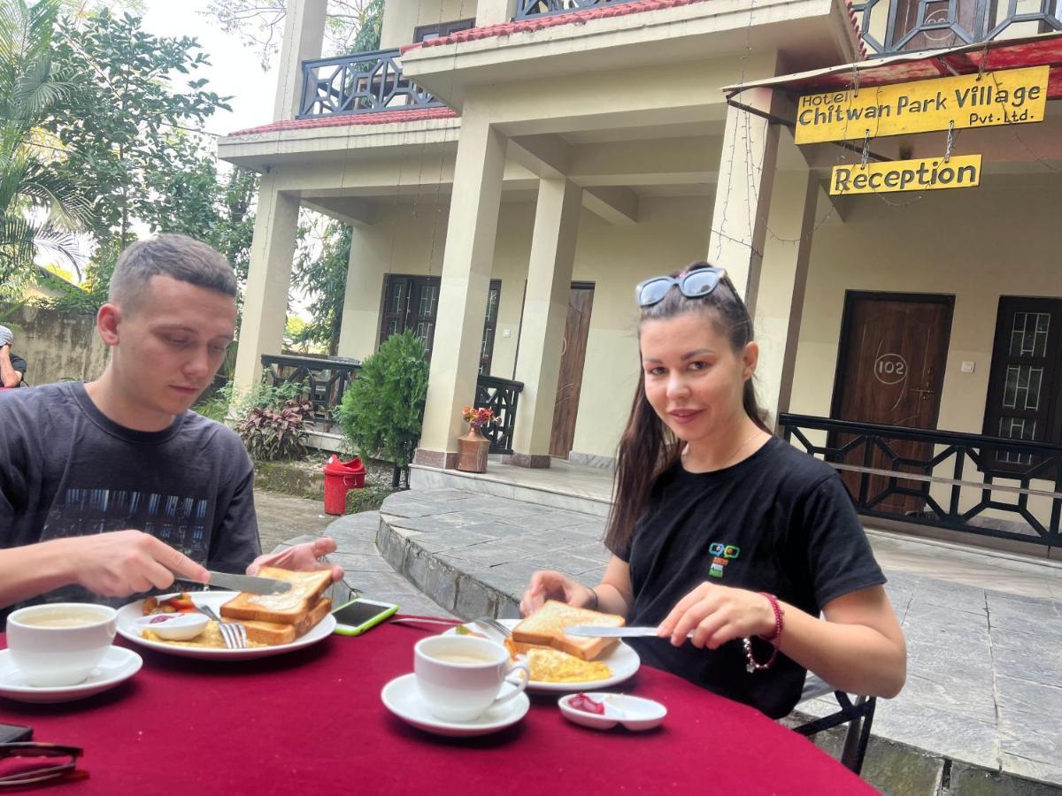 Hotel Chitwan Park Village Саураха Екстер'єр фото
