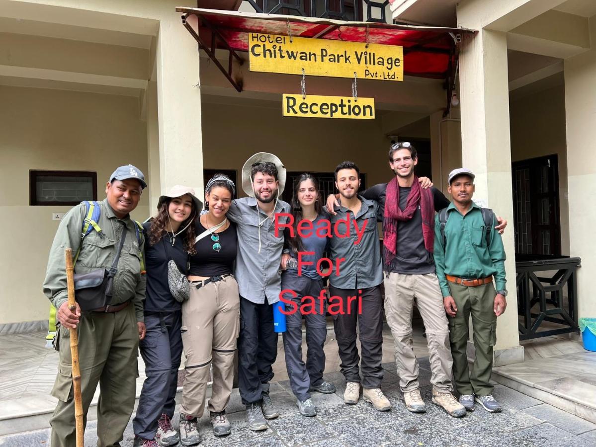 Hotel Chitwan Park Village Саураха Екстер'єр фото