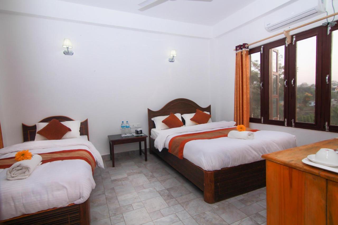 Hotel Chitwan Park Village Саураха Екстер'єр фото