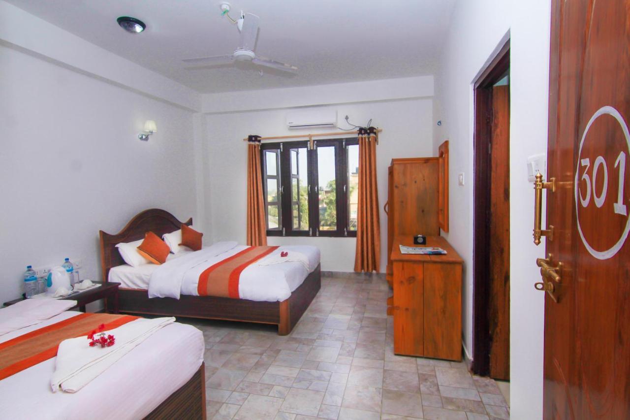 Hotel Chitwan Park Village Саураха Екстер'єр фото
