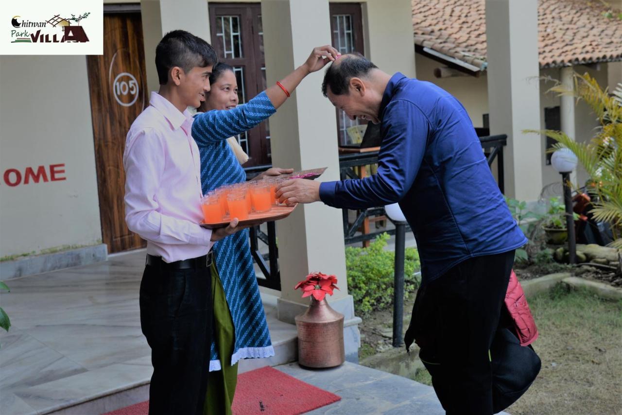 Hotel Chitwan Park Village Саураха Екстер'єр фото