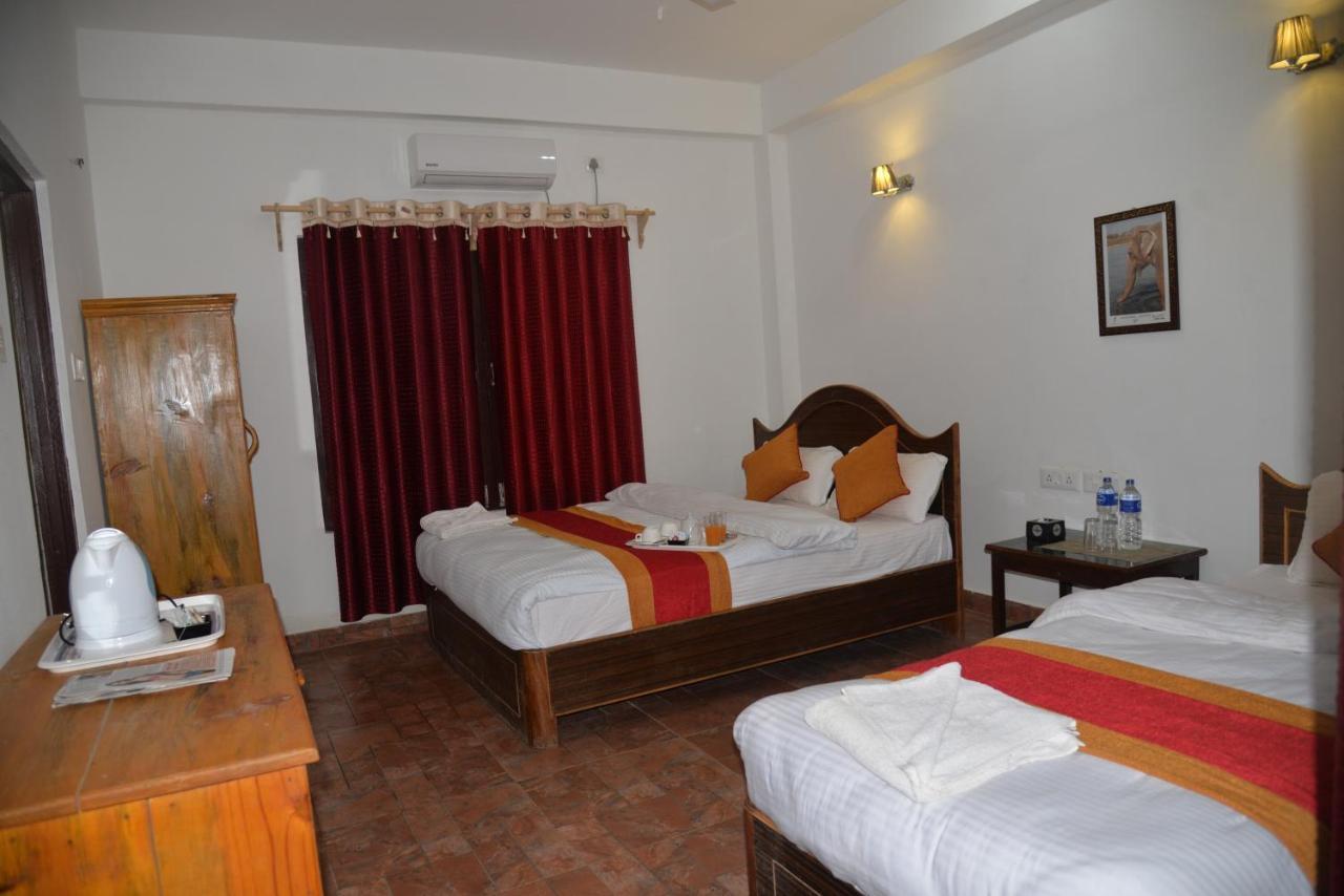 Hotel Chitwan Park Village Саураха Екстер'єр фото